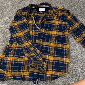 Great flannel. Great for fall.